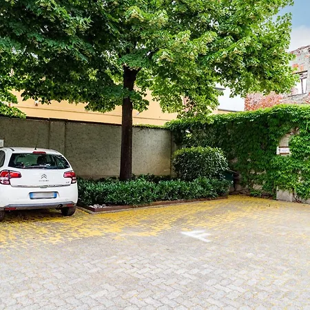 Zaffiro House